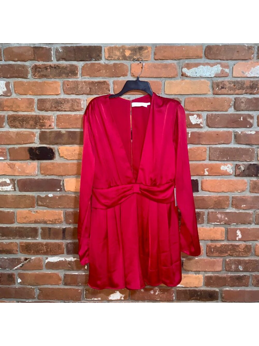 ASTR Womens Red Silky LS Friday Romper With Bow Detail Size Large